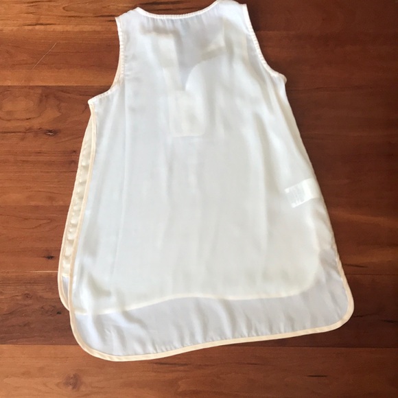 Sleeveless top - Picture 2 of 5